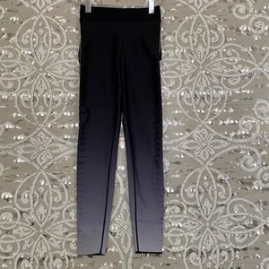 ULTRACOR Black Grey Ombre Slash Leggings XXS